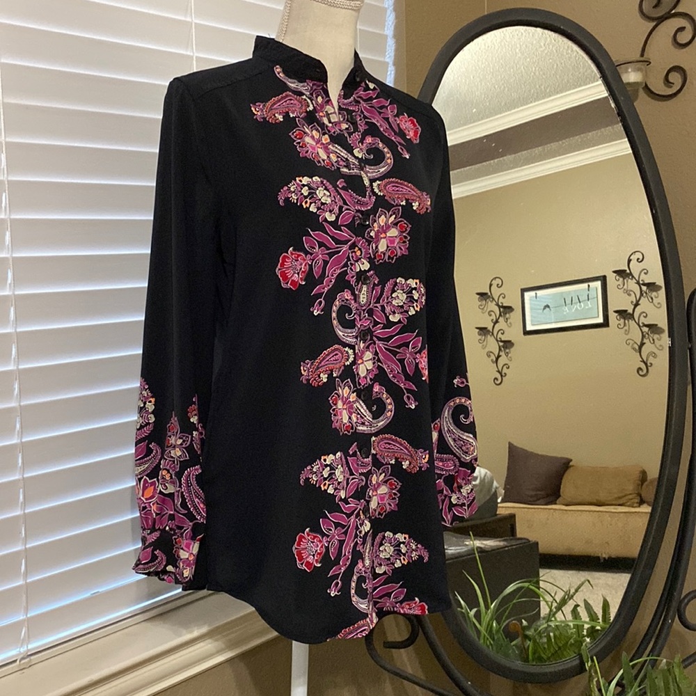 Chicos black with pink floral detail tunic